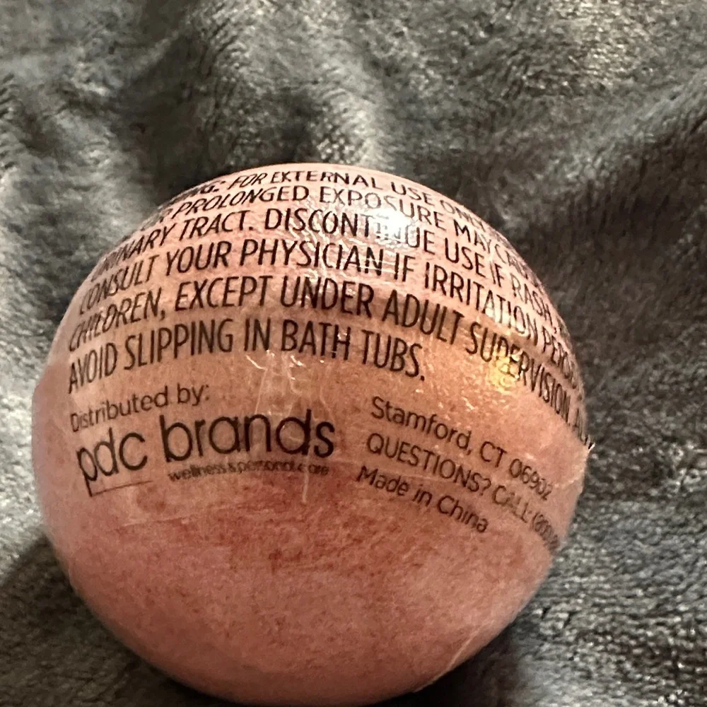 Pink Bath Bomb - Relaxing Scented Bath Bomb - Picture 3 of 3